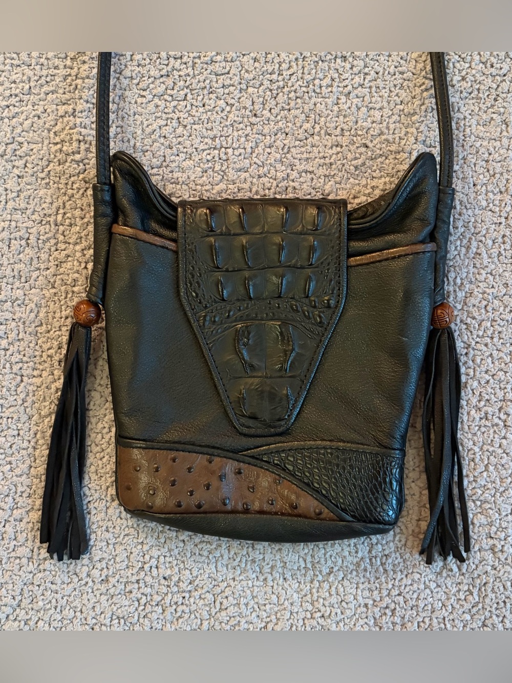 A Bit of a Baddie 🖤 - Incredible D’Onofrio Cross Body (EUC - Black & Brown)